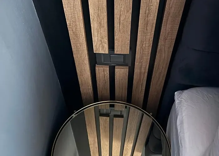 Апартаменты The Urban Retreat